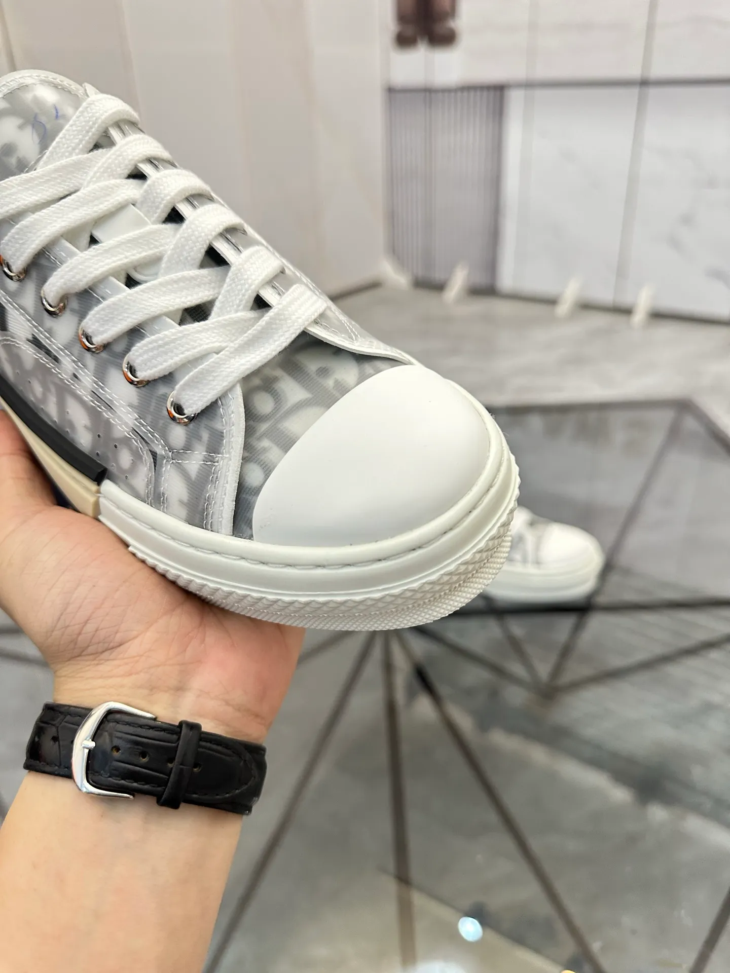 Selling men's shoes 💰: 💰P400¥ Product trademark: Dio* "Dior*" low-top casual shoes Regular size: 36-45 (can be customized to 46) Couple style B23 Product materials: Upper imported original fabric, breathable lining, original outsole. No.: 007
